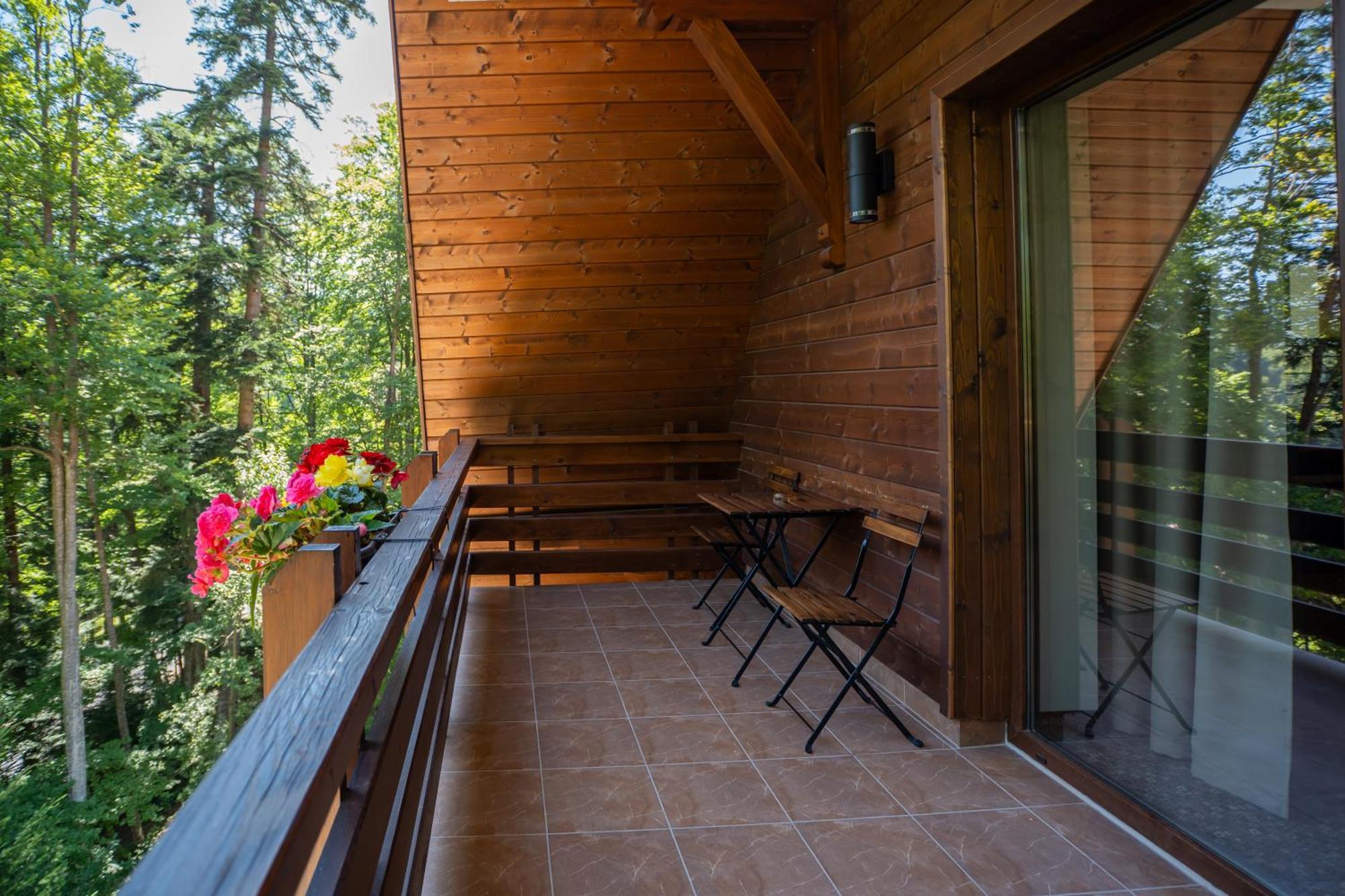 Opus Villa Sinaia Buitenkant foto A balcony