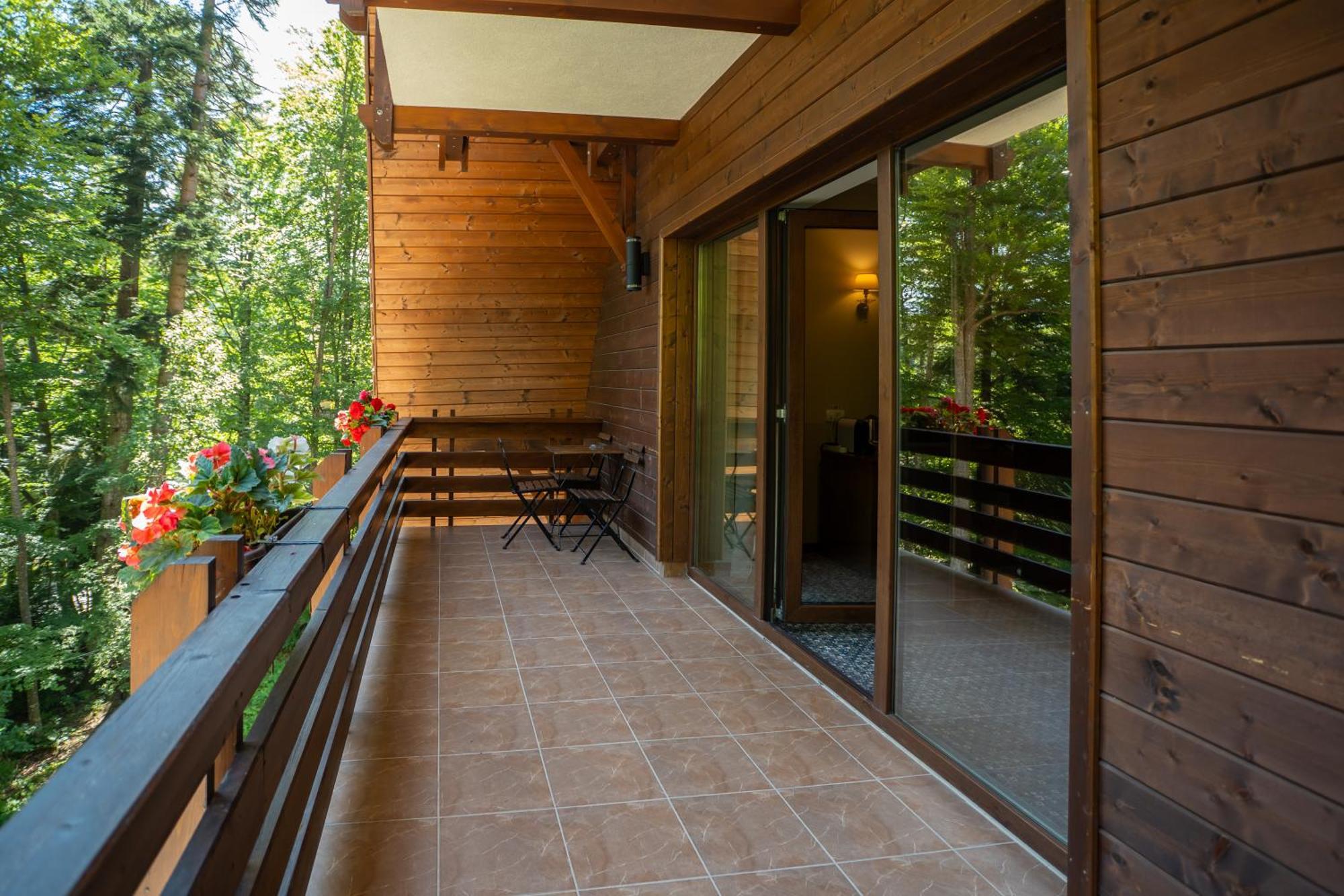 Opus Villa Sinaia Buitenkant foto A balcony
