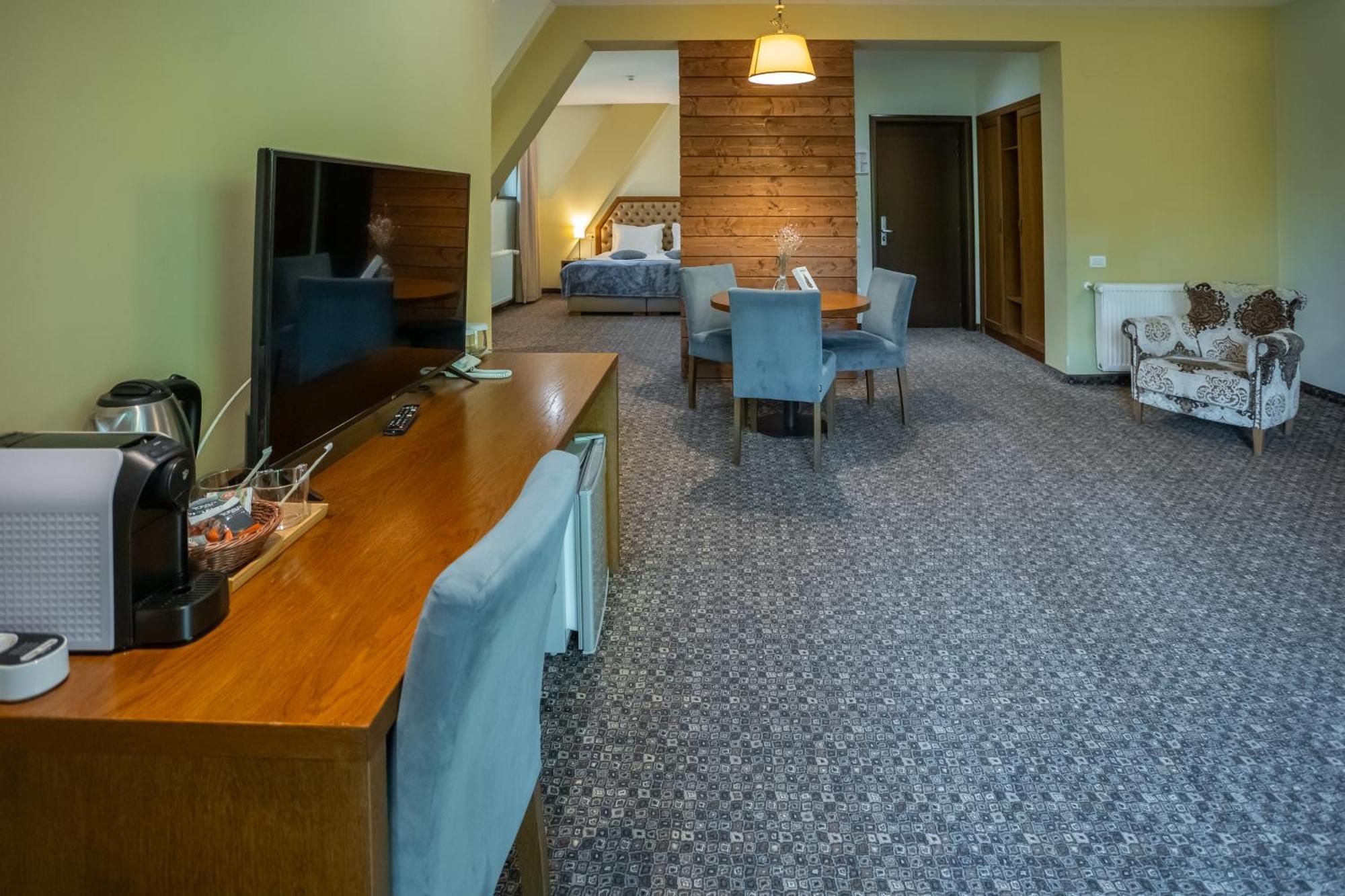 Opus Villa Sinaia Buitenkant foto Suite room
