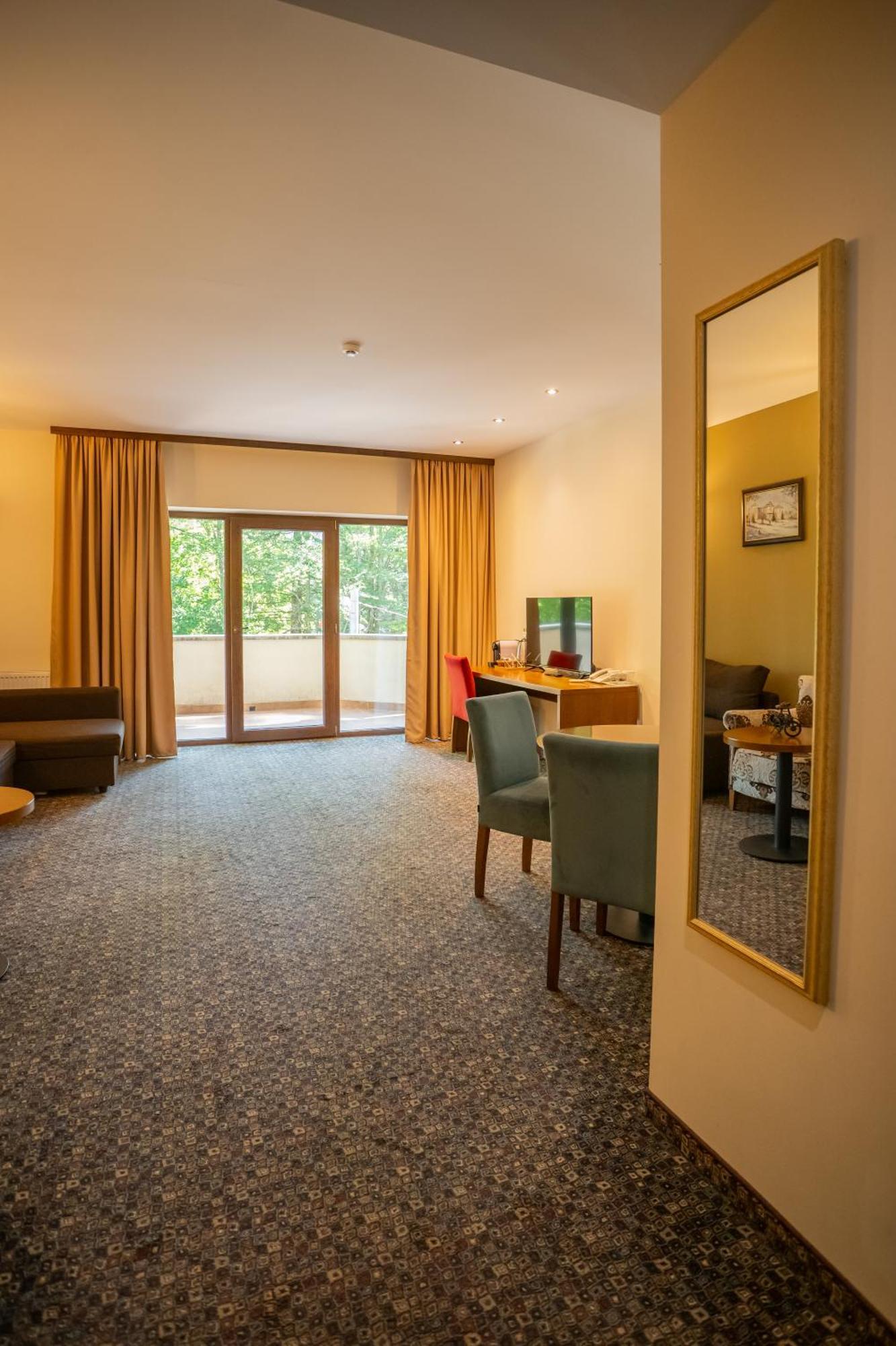 Opus Villa Sinaia Buitenkant foto A room at the hotel